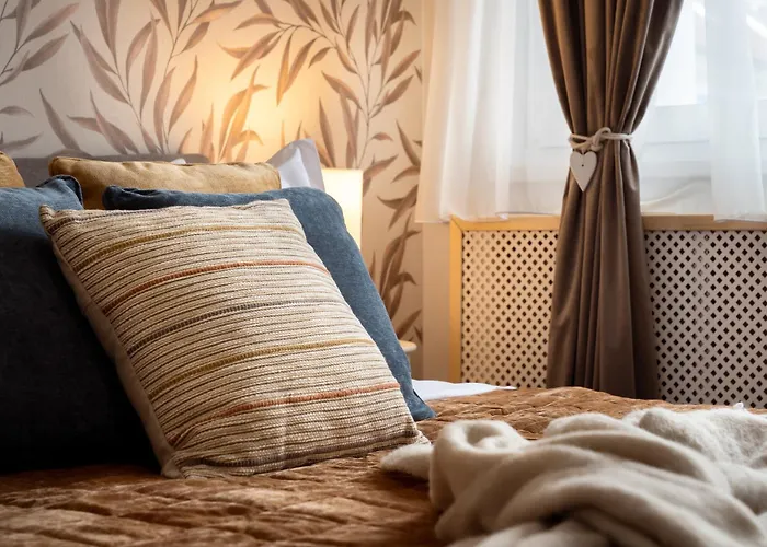 Boho Chic Escape - Hypercenter