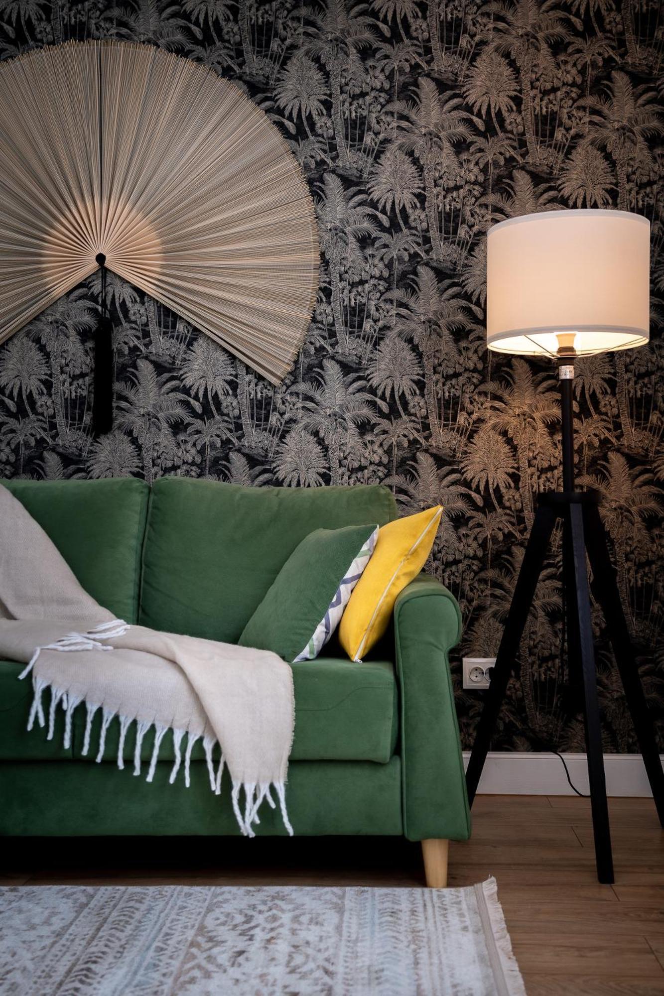 Boho Chic Escape - Hypercenter Apartment